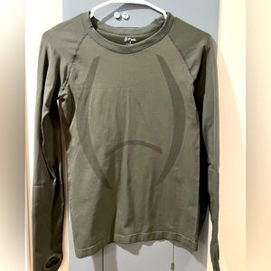 P’tula size small olive green workout shirt